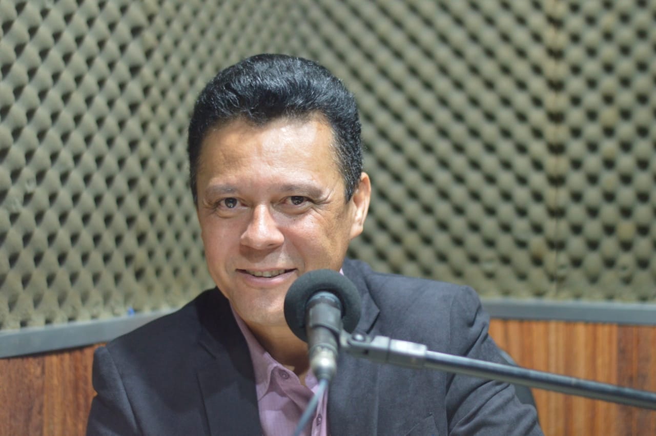 Radialista Edilson Alves, a quem o Camaçari Fatos e Fotos parabeniza nesta data, pelo 20 anos de Comunicação Radialista Edilson Alves, a quem o Camaçari Fatos e Fotos parabeniza nesta data, pelo 20 anos de Comunicação
